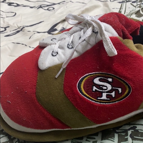 Slippers - Picture 2 of 6